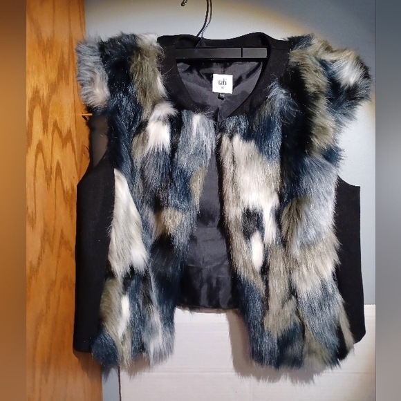 CAbi Jackets & Coats Cabi Faux Fur Vest Poshmark